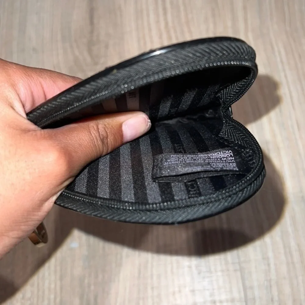 Victoria’s secret black‎ key chain wallet